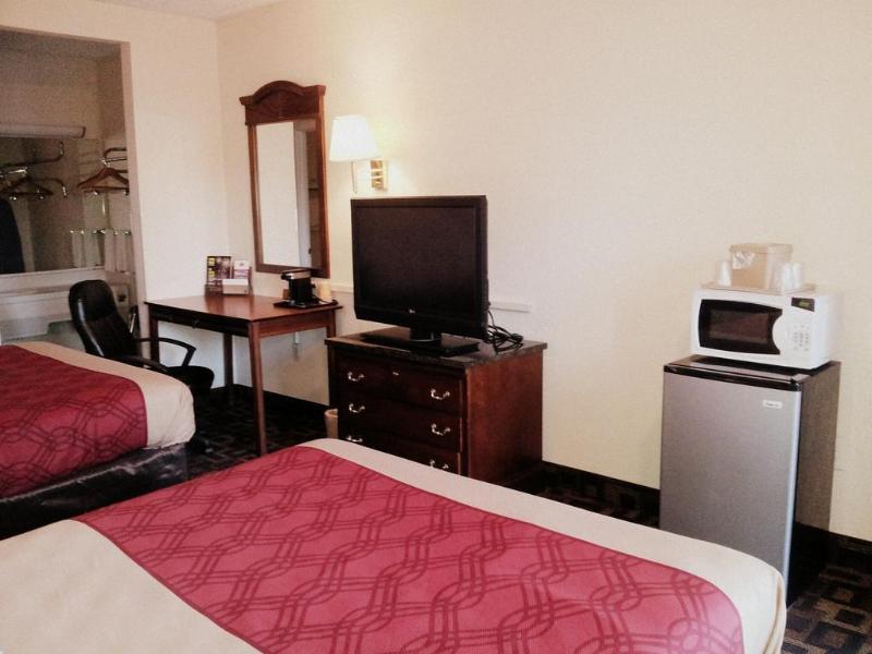 Econo Lodge Bellmawr Area image