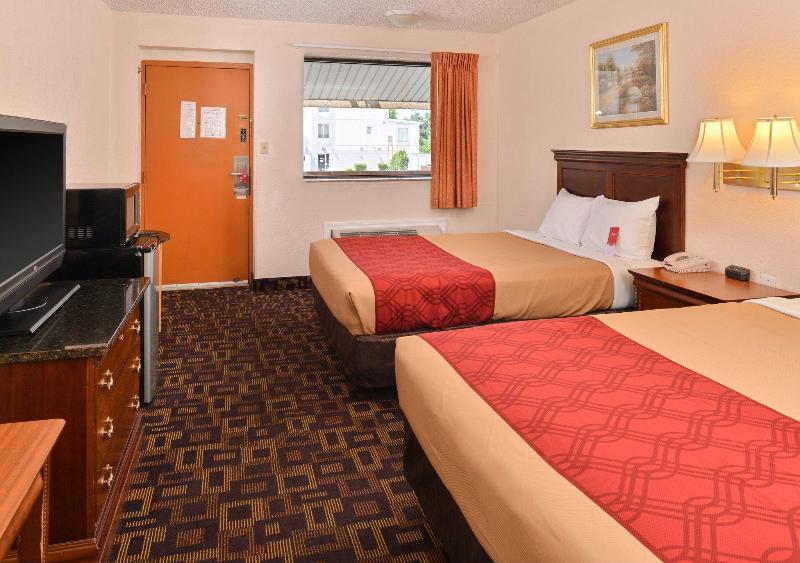 Econo Lodge Bellmawr Area image