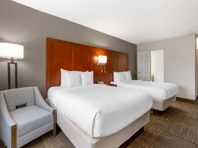 Comfort Inn Edgewater on Hudson River image