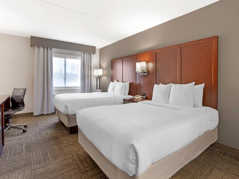 Comfort Inn Edgewater on Hudson River image