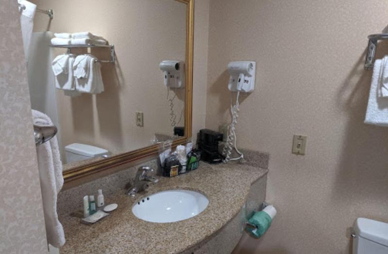 Econo Lodge Glens Falls / Lake George image