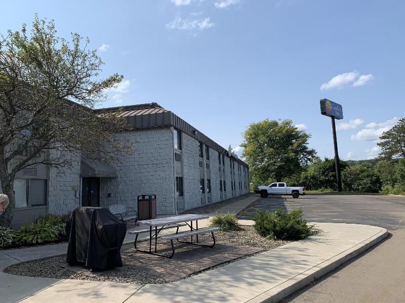 Clarion Pointe Jamestown image