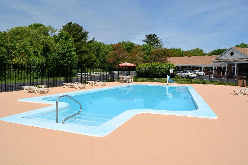 Quality Inn Raynham - Taunton image