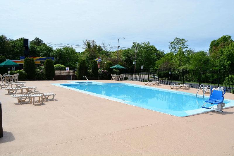 Quality Inn Raynham - Taunton image