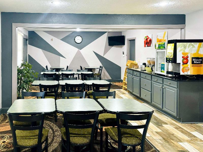 Quality Inn Raynham - Taunton image