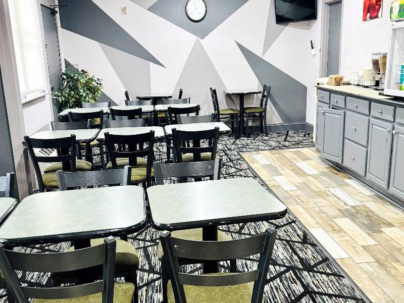 Quality Inn Raynham - Taunton image