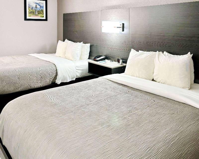 Quality Inn Raynham - Taunton image