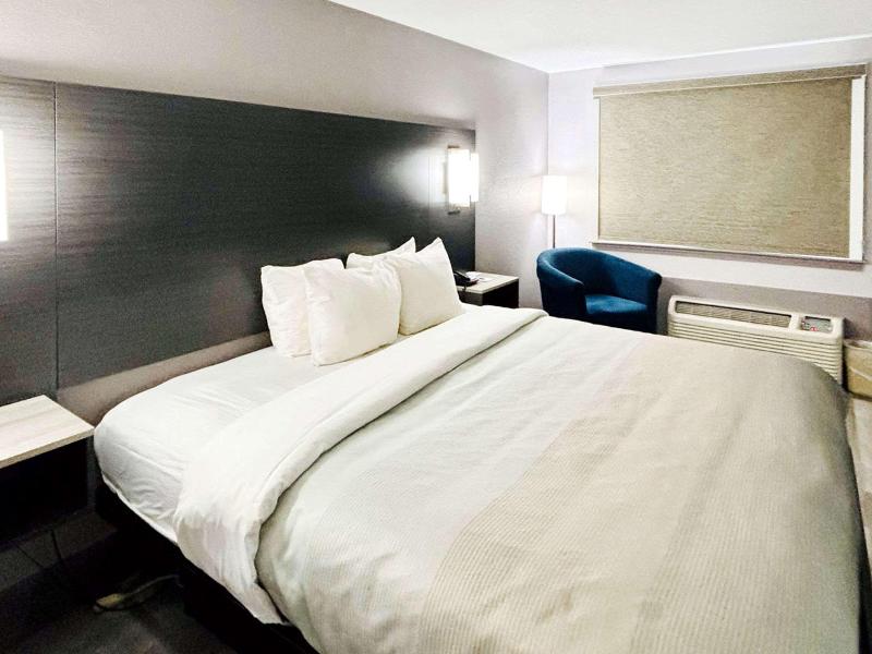 Quality Inn Raynham - Taunton image