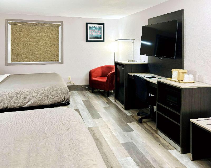 Quality Inn Raynham - Taunton image