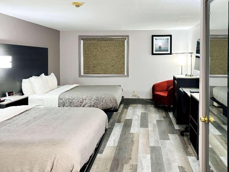 Quality Inn Raynham - Taunton image