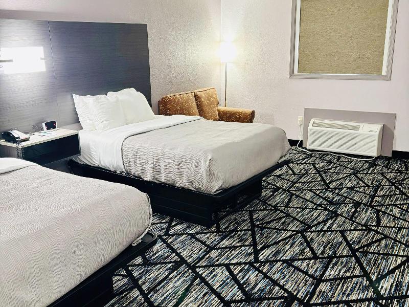 Quality Inn Raynham - Taunton image