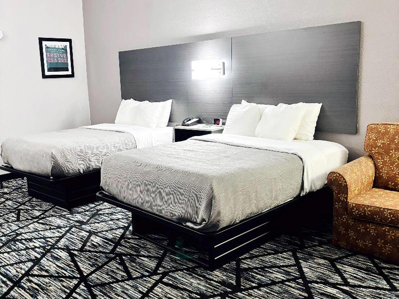 Quality Inn Raynham - Taunton image