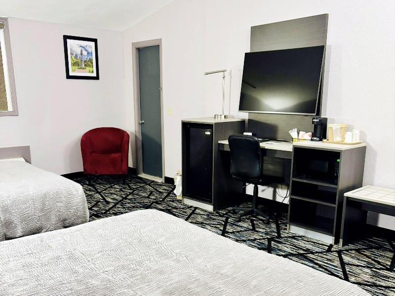 Quality Inn Raynham - Taunton image