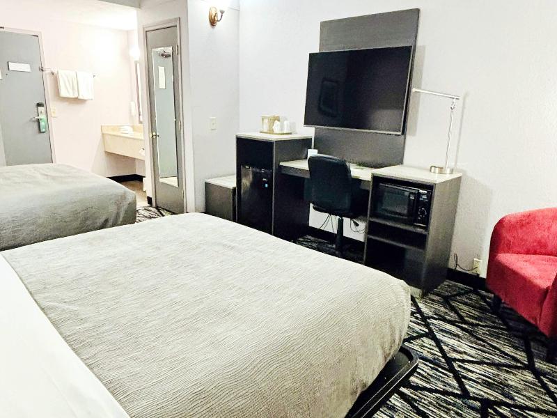 Quality Inn Raynham - Taunton image