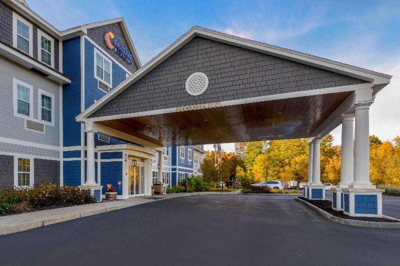 Comfort Inn & Suites Wilton Area image