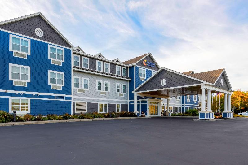 Comfort Inn & Suites Wilton Area image