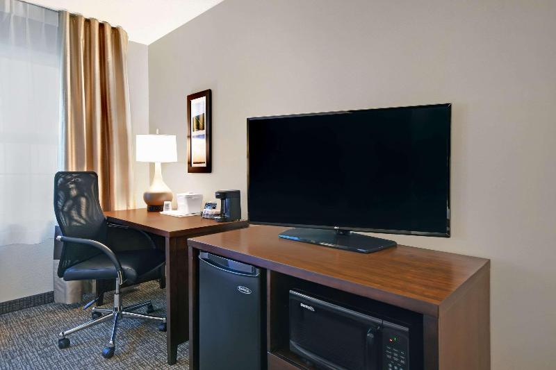 Comfort Inn & Suites Wilton Area image