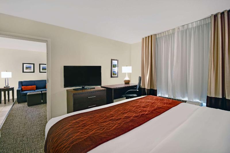 Comfort Inn & Suites Wilton Area image