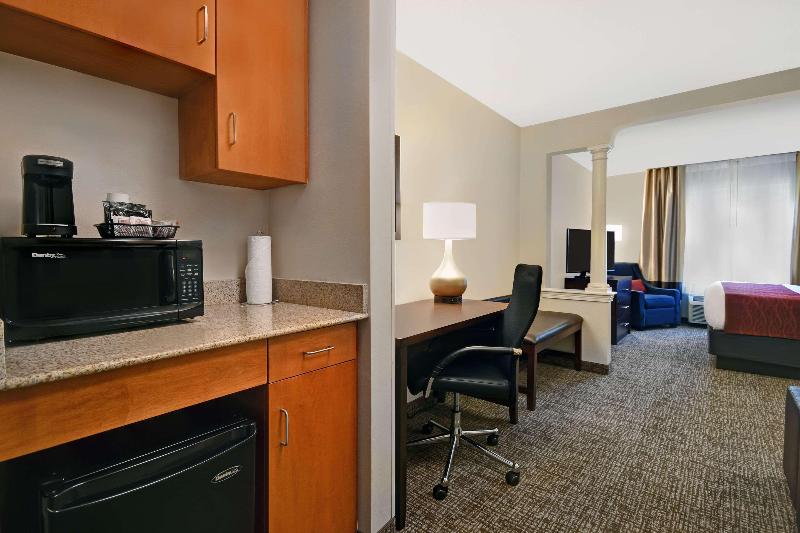 Comfort Inn & Suites Wilton Area image