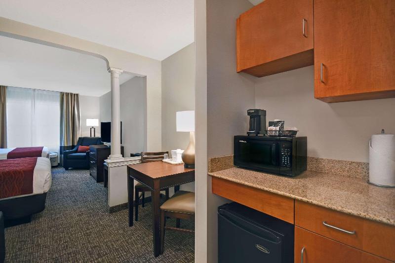 Comfort Inn & Suites Wilton Area image