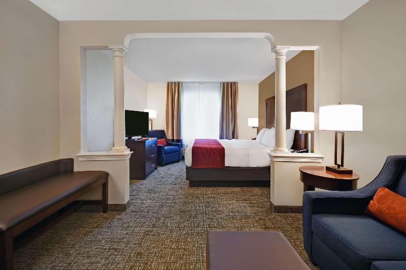 Comfort Inn & Suites Wilton Area image