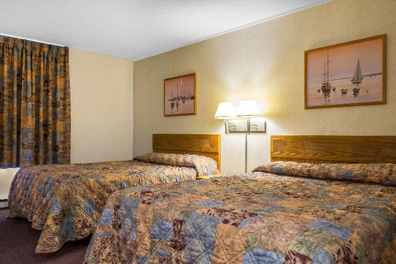 Rodeway Inn Waterford - New London image