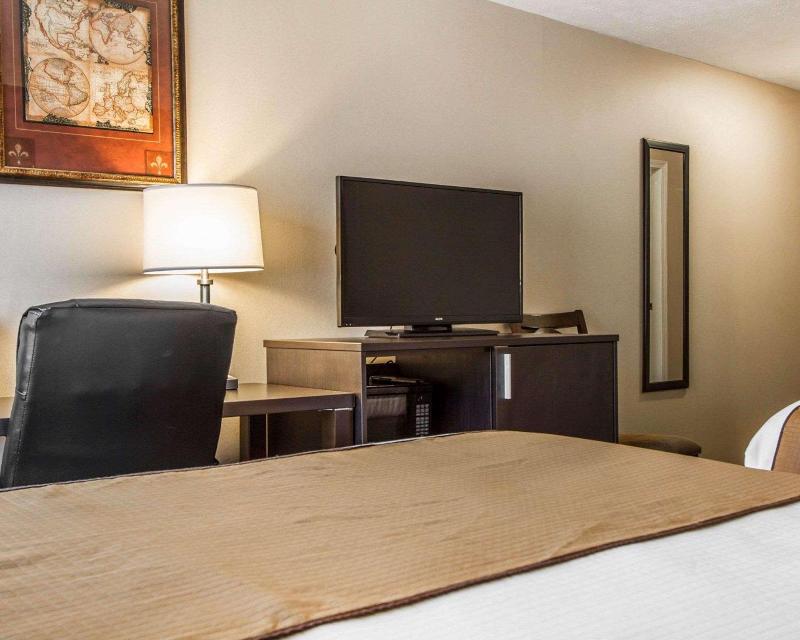 Quality Inn Suites South Portland image