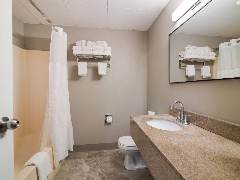 Quality Inn Suites South Portland image