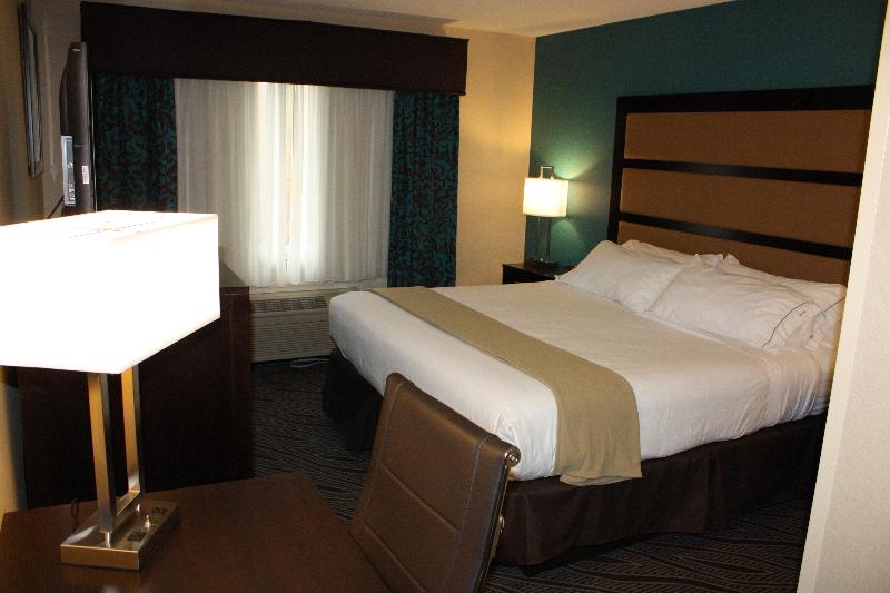 Holiday Inn Express Ludlow image