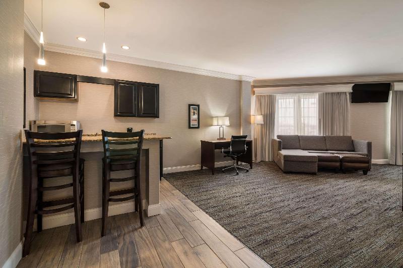 Comfort Inn & Suites Plattsburgh - Morrisonville image