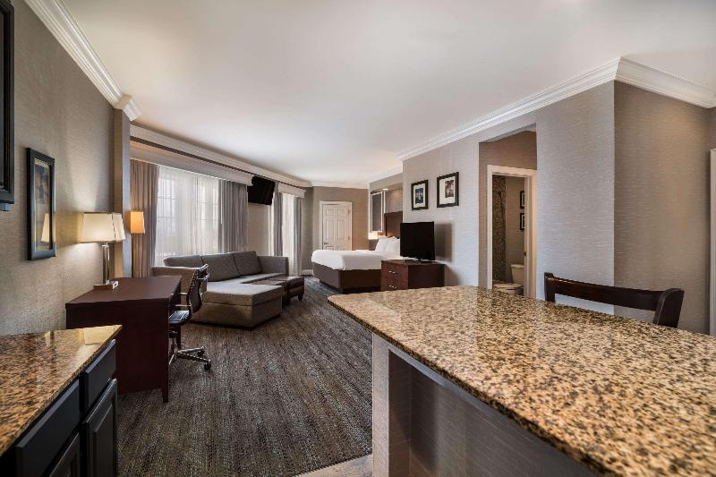 Comfort Inn & Suites Plattsburgh - Morrisonville image