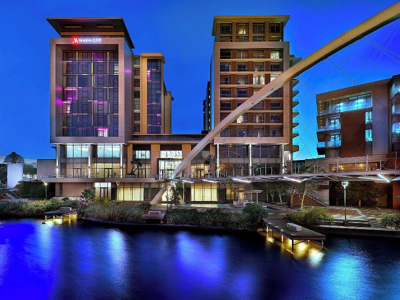 Cape Town Marriott Hotel Crystal Towers image