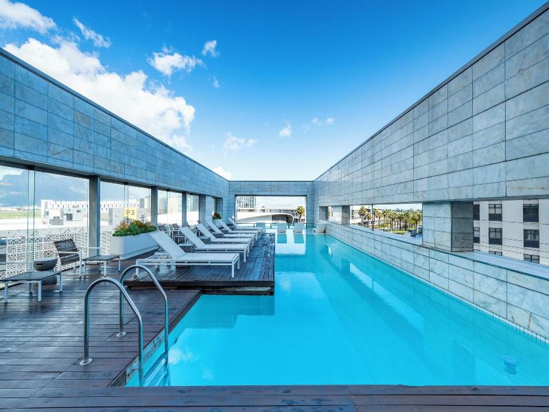 Cape Town Marriott Hotel Crystal Towers image