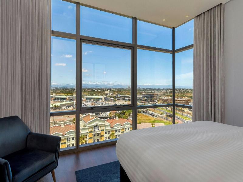 Cape Town Marriott Hotel Crystal Towers image