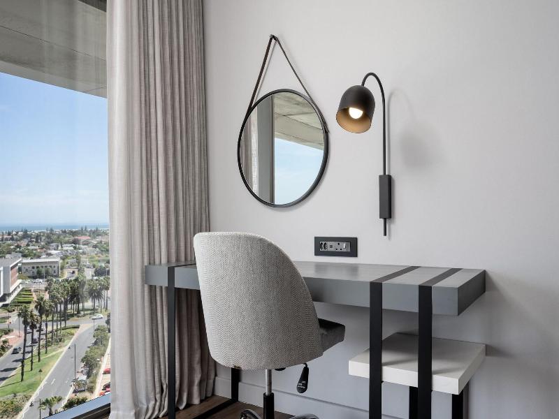 Cape Town Marriott Hotel Crystal Towers image
