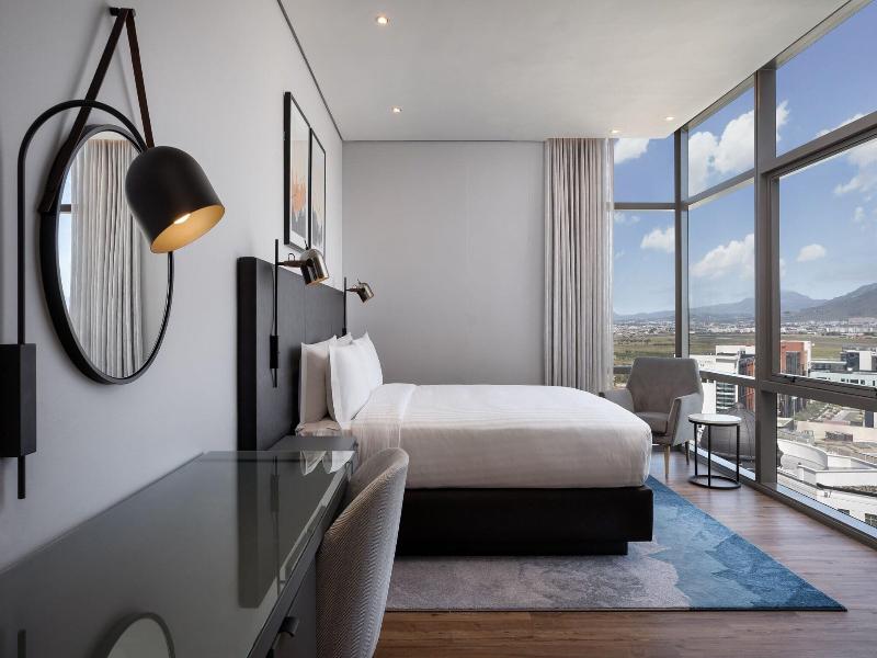 Cape Town Marriott Hotel Crystal Towers image