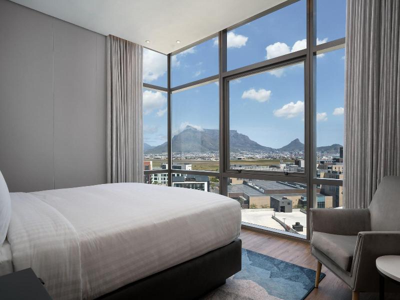 Cape Town Marriott Hotel Crystal Towers image