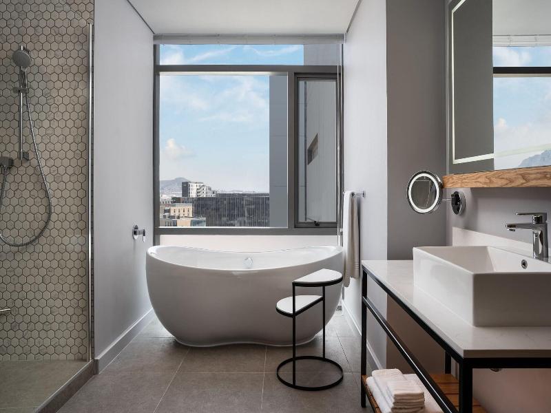 Cape Town Marriott Hotel Crystal Towers image