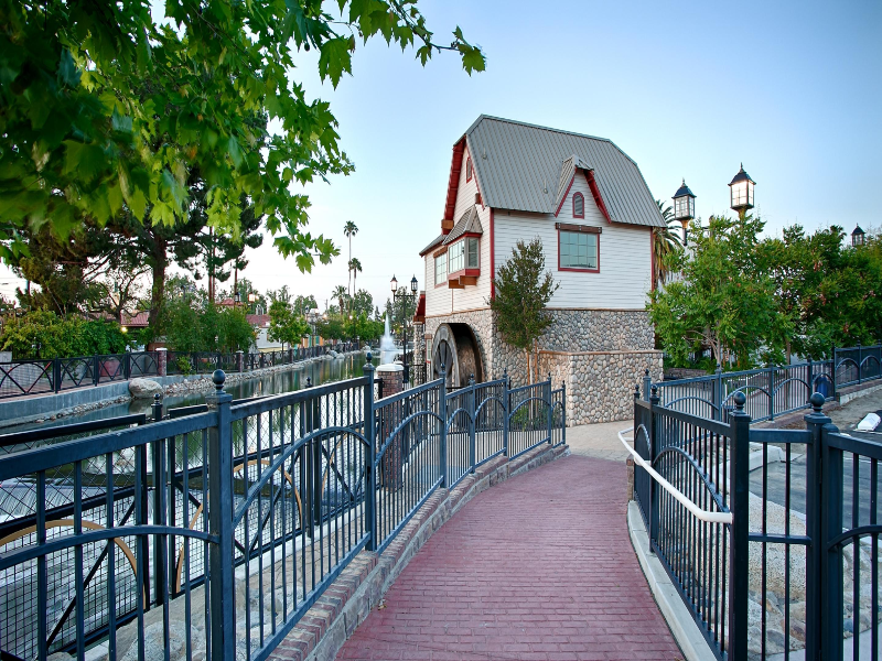 Best Western Plus Hill House — exterior view
