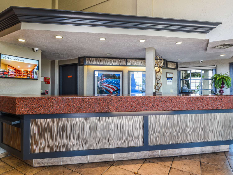 Best Western Desert Villa Inn — exterior view