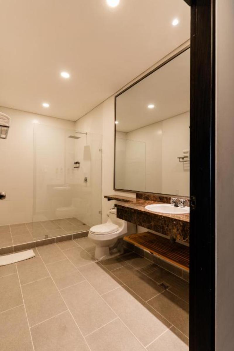 Best Western Plus Hotel San Diego image