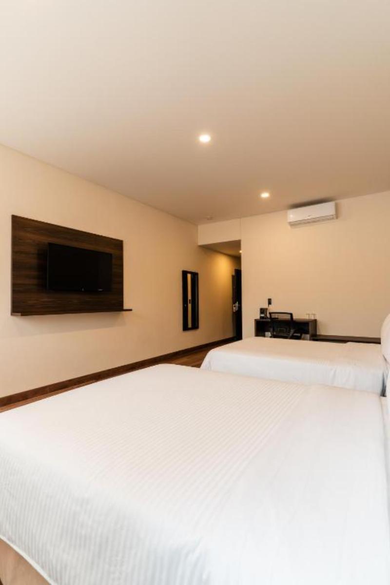 Best Western Plus Hotel San Diego image
