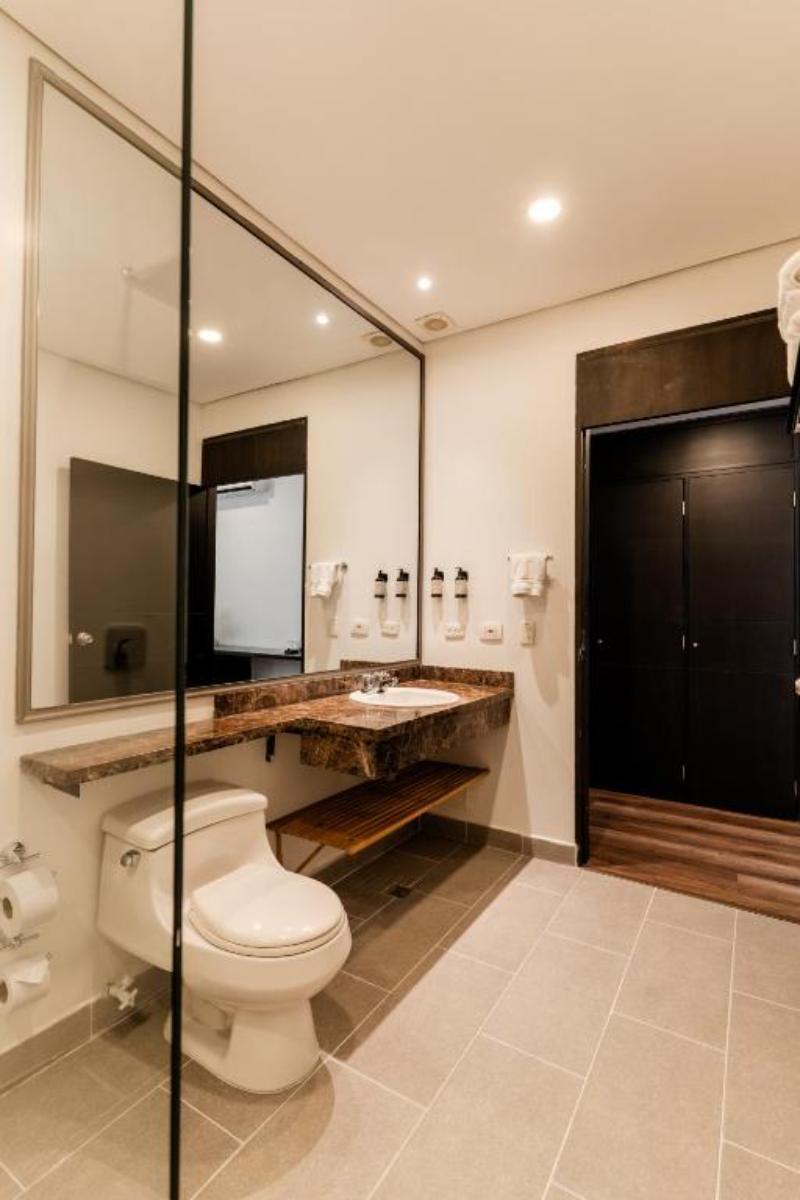 Best Western Plus Hotel San Diego image