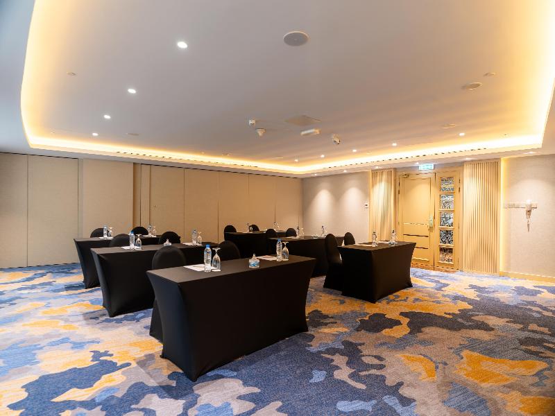 DoubleTree by Hilton Dubai Port Saeed image