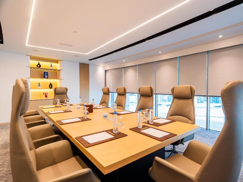 DoubleTree by Hilton Dubai Port Saeed image
