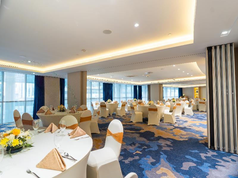 DoubleTree by Hilton Dubai Port Saeed image