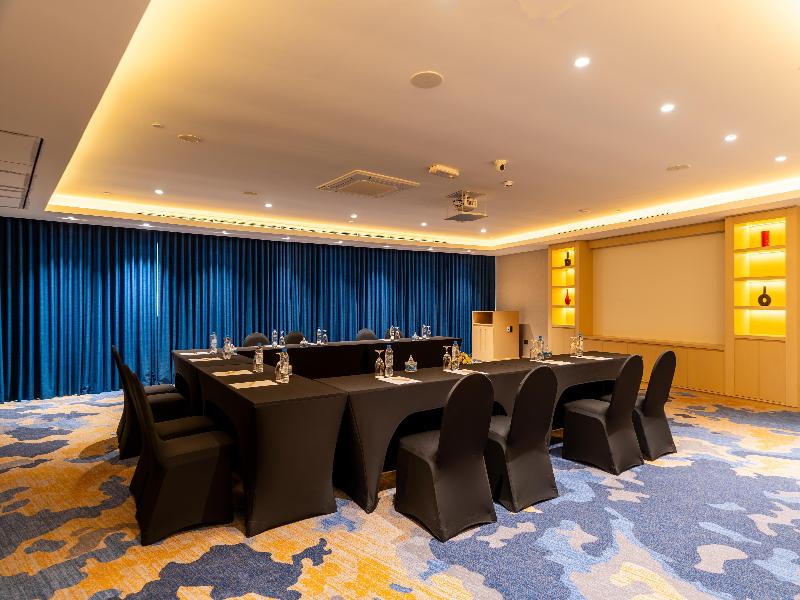 DoubleTree by Hilton Dubai Port Saeed image