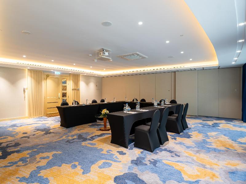 DoubleTree by Hilton Dubai Port Saeed image
