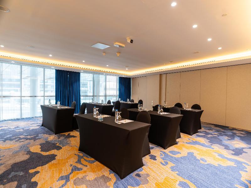 DoubleTree by Hilton Dubai Port Saeed image