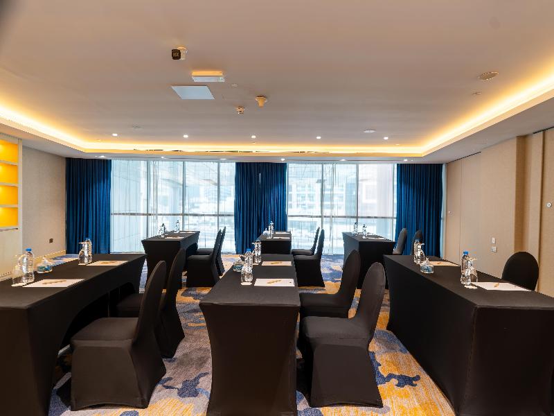 DoubleTree by Hilton Dubai Port Saeed image